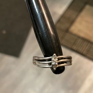 Womens platinum ring